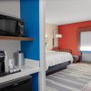Отель Holiday Inn Express & Suites Wilmington West - Medical Park, an IHG Hotel, фото 5