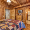 Отель Point Of View - Spacious 2 Bedroom With a Loft Just off Glades Road 2 Cabin by RedAwning, фото 9