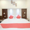 Отель E Square By OYO Rooms, фото 9