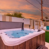 Отель OldTown Lux 4BR/3BA HeatedPool+HotTub+GameRoom/14 by RedAwning, фото 9
