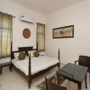 Отель OYO 9723 Home Farm Stay Connaught Palace, фото 20