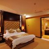 Отель Yuexiu Hotel Guangzhou, Curio Collection by Hilton, фото 4