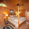Отель Ridgecrest Drive Cabin 1606 - 1 Br cabin by RedAwning, фото 7