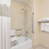 Отель Howard Johnson by Wyndham Bakersfield, фото 6