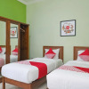 Отель OYO 833 Hotel Army Look Syariah, фото 7