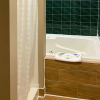 Отель Quality Inn & Suites, фото 8