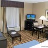 Отель Hampton Inn & Suites Charlotte Airport, фото 3