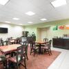 Отель Quality Inn & Suites near Six Flags - Austell, фото 9