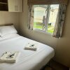Отель Adorable Caravan in Newquay Bay Resorts Nb98, фото 10
