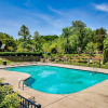 Отель Bear Vista Retreat w HotTub Pool View, фото 14