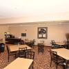 Отель Cobblestone Inn & Suites - Clarion, фото 9