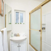 Отель Quaint 1 BR Steps to PB by Domio, фото 7