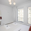 Отель Liiiving-Modern & Glam Rooftop Apartment, фото 4