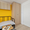 Отель Yellow and Grey Studio by Renters, фото 4