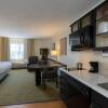 Отель Candlewood Suites Rogers / Bentonville, an IHG Hotel, фото 23