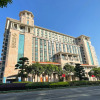 Отель Zhongshan Yihe Grand Hotel, фото 1
