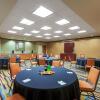 Отель Fairfield Inn & Suites by Marriott Rogers, фото 12