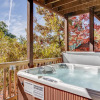 Отель Bear Slide, 4 Bedrooms, Sleeps 10, Pool Access, Mountain View, Hot Tub, фото 3