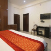 Отель OYO 7526 Rising Star Sec 45, фото 10