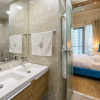 Отель Deluxe Holiday Homes - Bay Central, фото 10