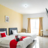 Отель Formerly Reddoorz Plus Near Teras Kota 3, фото 3