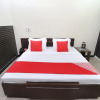 Отель OYO 14860 Hotel Silver Star, фото 13