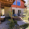 Отель Little Red - Modern Cabin w Pine Tree Views, фото 1