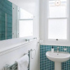 Отель Spacious 3BD Home W/private Garden - Preston Park!, фото 8