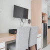 Отель Best Studio with Pool View at Menteng Park Apartment, фото 4