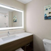 Отель La Quinta Inn & Suites by Wyndham Locust Grove, фото 3