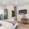 Отель Passyunk Square Spacious 1BR - Huge Deck, фото 2