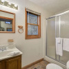 Отель The Honeymooner 1 Bedroom Cabin, фото 6