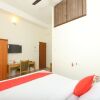 Отель OYO 10543 Maks Stay, фото 7