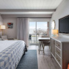 Отель Howard Johnson by Wyndham Middletown Newport Area, фото 1