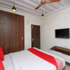 Отель OYO 26170 Hotel Manzana, фото 16