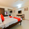 Отель OYO 16663 Plaza Suites Hotel, фото 6