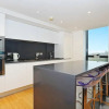 Отель Modern 2bed with free Parking in the iconic Quartermile, фото 5