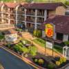 Отель Super 8 by Wyndham Downtown Gatlinburg at Convention Center, фото 10