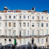 Отель Spacious 1 Bedroom Apartment in Brighton Beside the Sea, фото 1