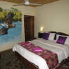 Отель Parrot Lodge, фото 1