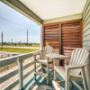 Отель Pet-friendly Galveston Bungalow, Steps to Beach!, фото 8