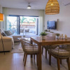 Отель Modern and Spacious Condo Steps From the Beach, фото 14