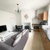 Отель Thepropertyfocus - Stylish 2-bedroom House, фото 10