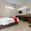 Отель RedDoorz Plus Near Taman Lalu Lintas Bandung, фото 4