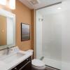 Отель TownePlace Suites by Marriott Irvine Lake Forest, фото 7