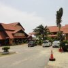 Отель Batu Burok Beach Resort, фото 15