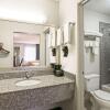 Отель Quality Inn & Suites near Lake Eufaula, фото 8