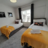 Отель Doctors lane Stylish 3 Bedroom Family House with Parking, фото 2
