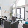 Отель Modern Holiday Home with a Microwave, Tjeukermeer at 5 Km, фото 6