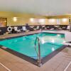 Отель Holiday Inn Express & Suites Topeka West I-70 Wanamaker, an IHG Hotel, фото 16